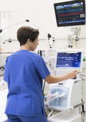 Vorschauseite 1: Alles unter Kontrolle Kontinuierliche Nierenersatztherapie auf Intensivstation