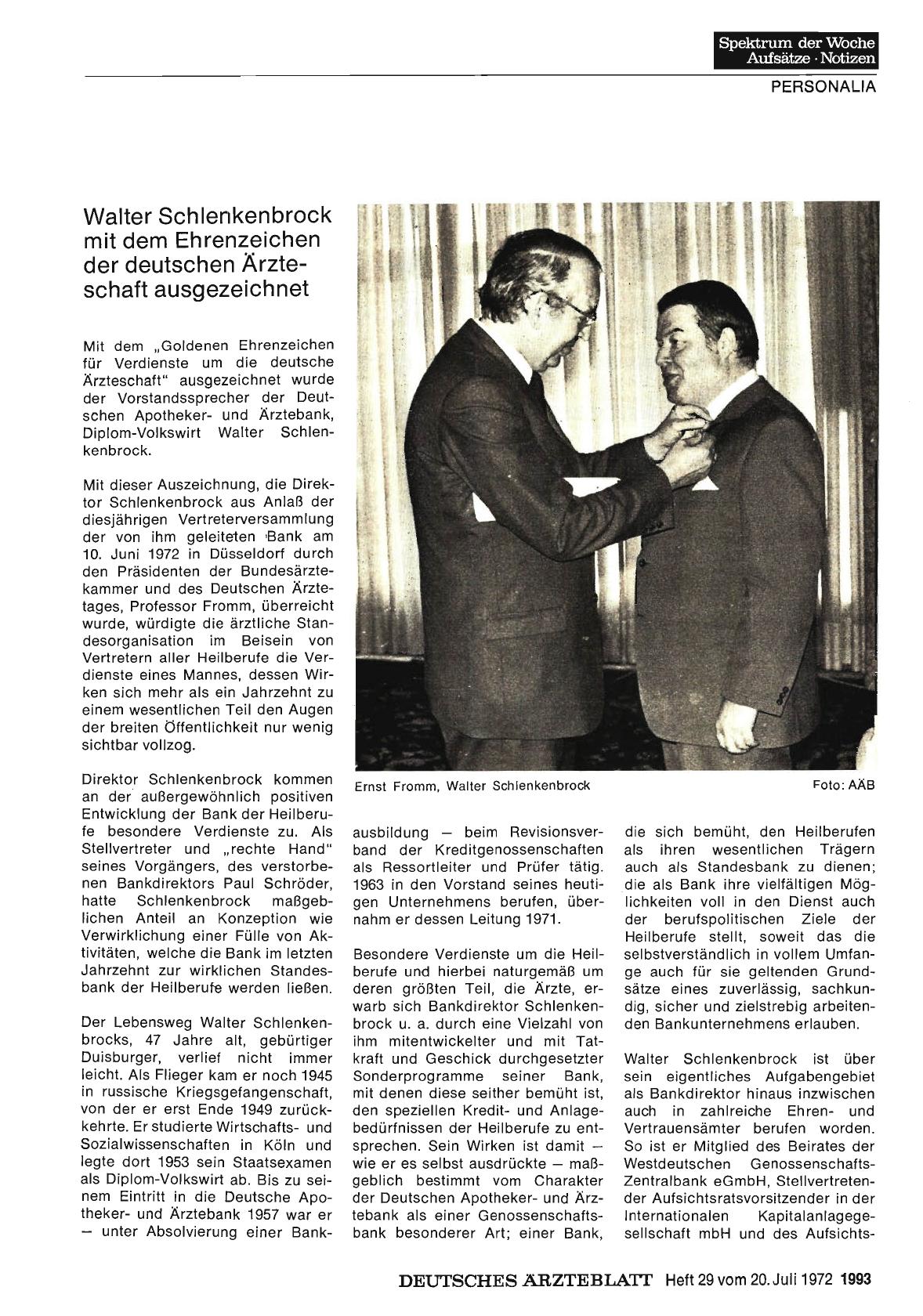 Vorschauseite 1: Walter Schlenkenbrock mit dem Ehrenzeichen der deutschen Ärzteschaft ausgezeichnet